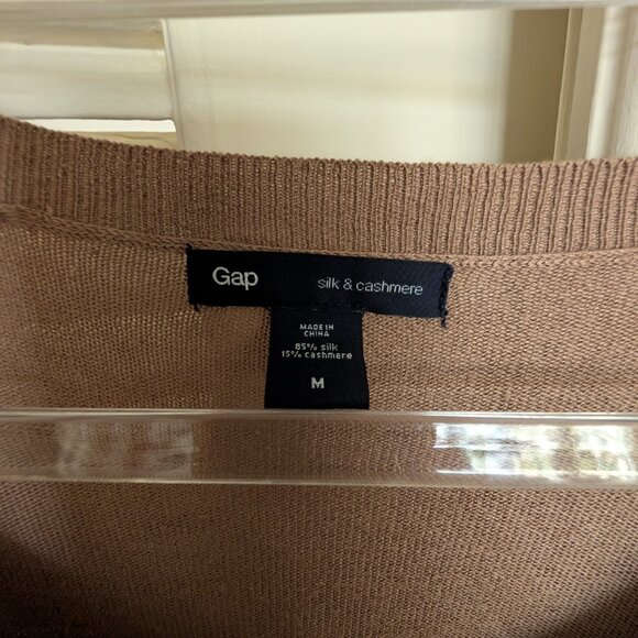 GAP silk and cashmere V-neck button cardigan w/ patch pockets \ Tan \ Size MED - Picture 3 of 6
